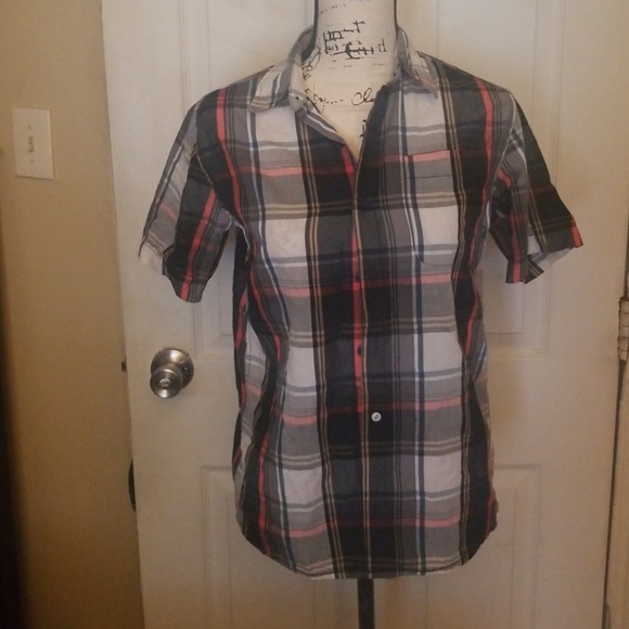 Boys short sleeved button down - Picture 1 of 2